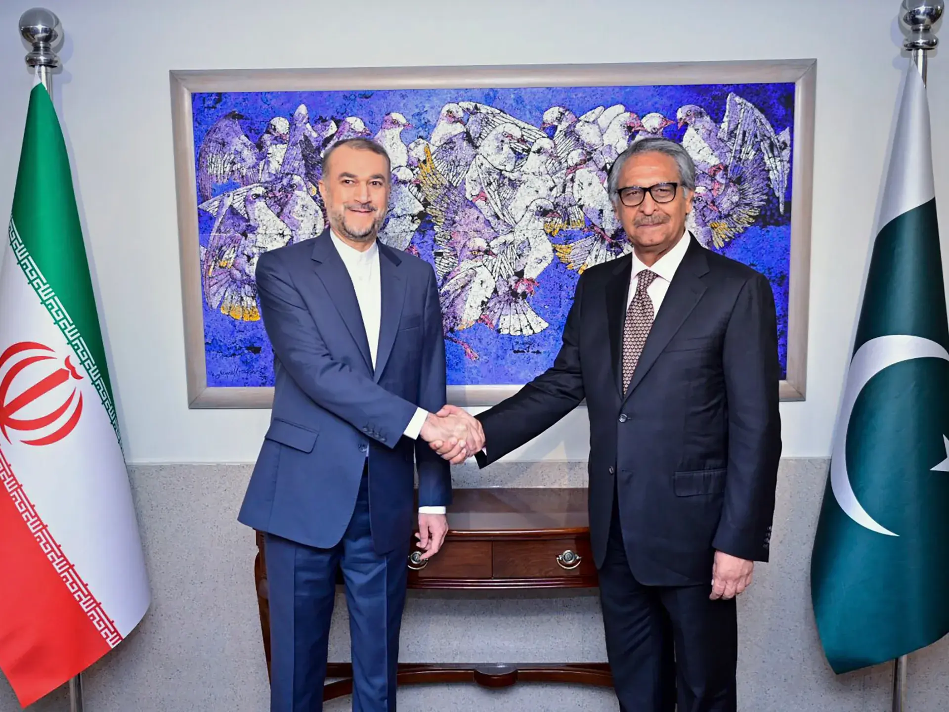 Pakistan and Iran Strengthen Communication Amid Regional Tensions (1)